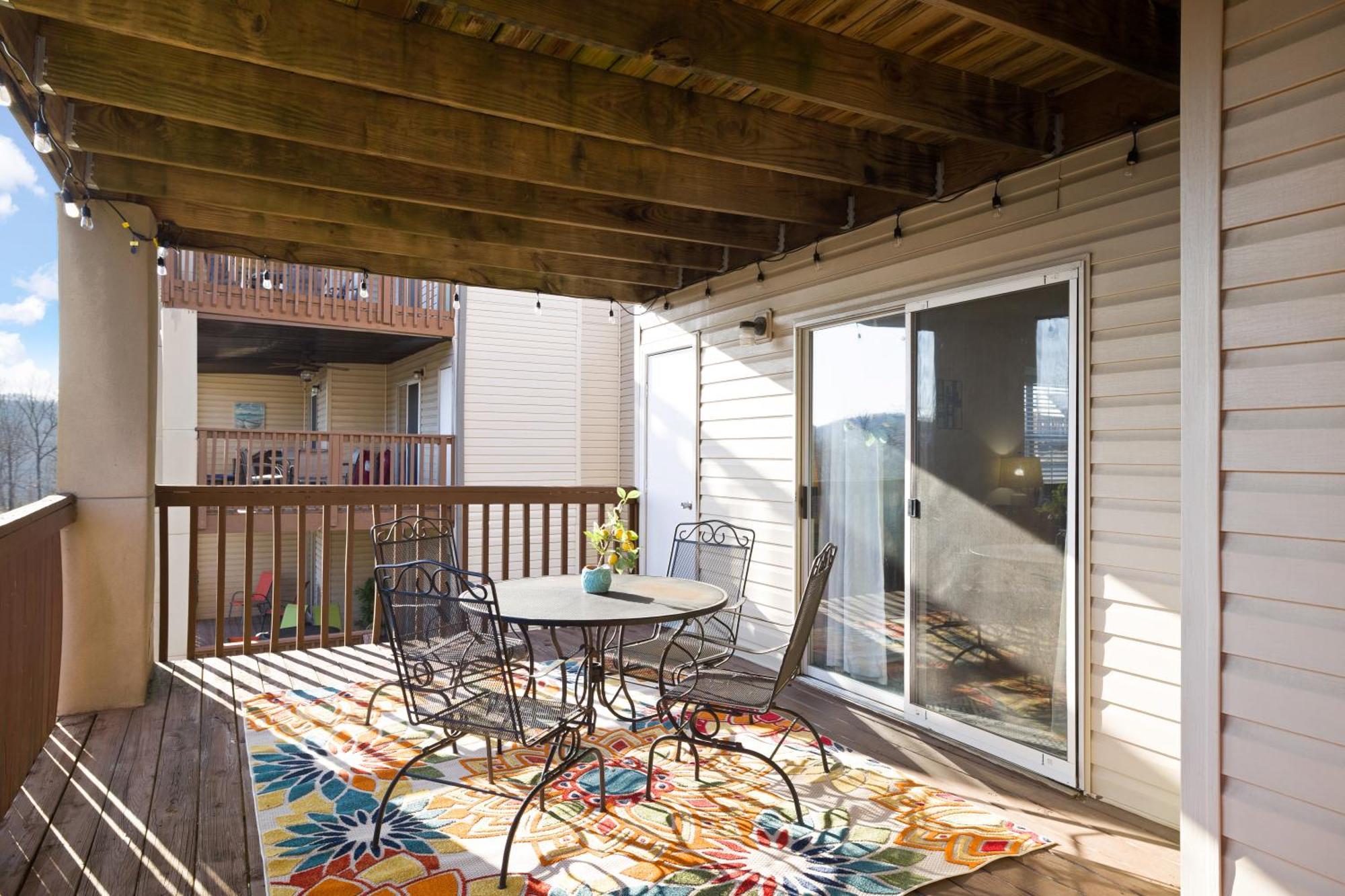 Walk-In, No Stairs Condo, Pets Welcome, 4 Mins To Silver Dollar City, 14 Mins To Ball Park Of America, Amazing Ozark Mountian Views Branson Exterior photo